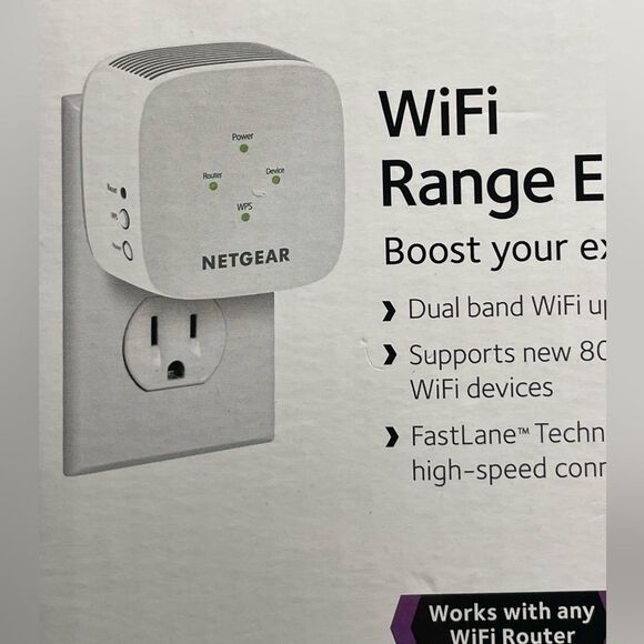 NETGEAR White WiFi Range Extender - Picture 11 of 15